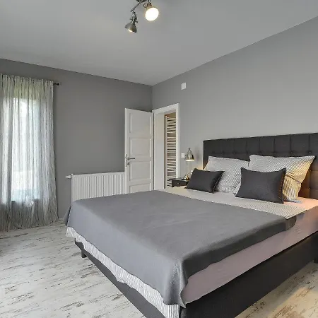 Villa Lovely With Private Pool Jursici