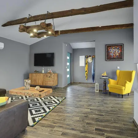 Lovely With Private Pool * Jursici