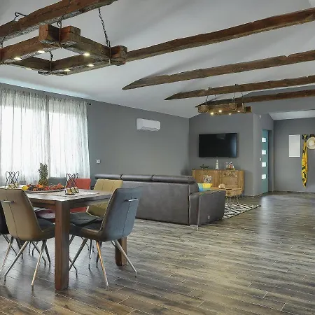 Villa Lovely With Private Pool