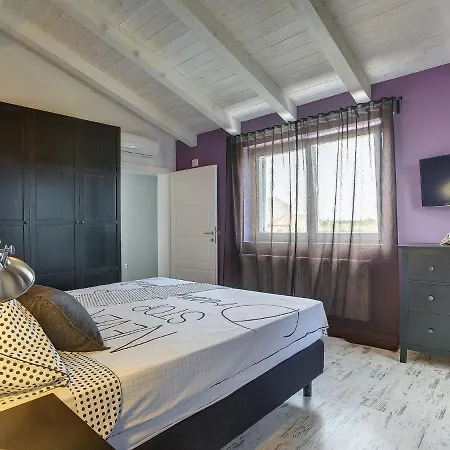 Villa Lovely With Private Pool *