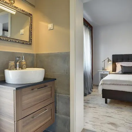 Lovely With Private Pool * Jursici